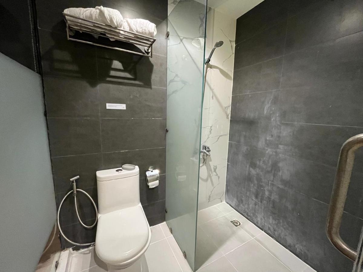 The Upperroom @ Real Suites Bacolod Zewnętrze zdjęcie