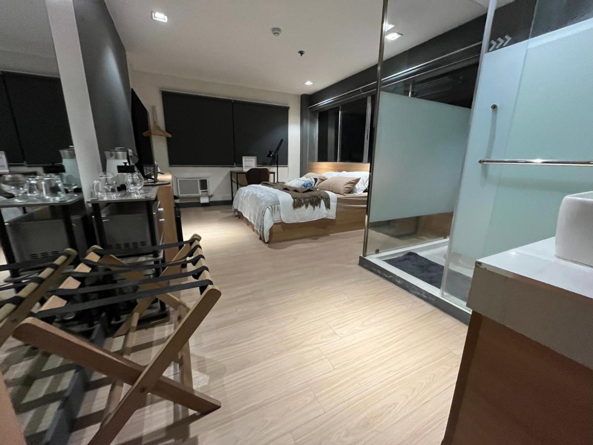The Upperroom @ Real Suites Bacolod Zewnętrze zdjęcie