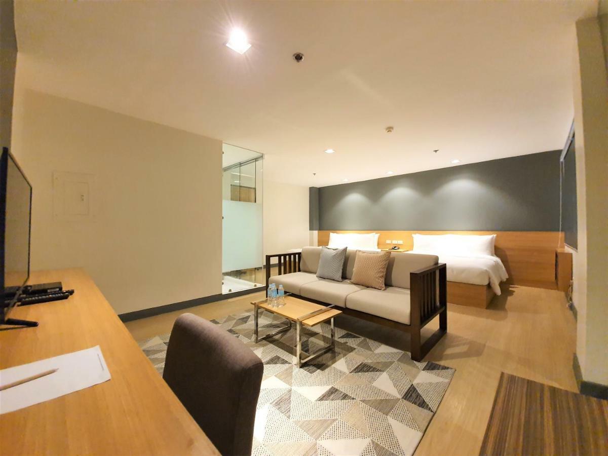 The Upperroom @ Real Suites Bacolod Zewnętrze zdjęcie