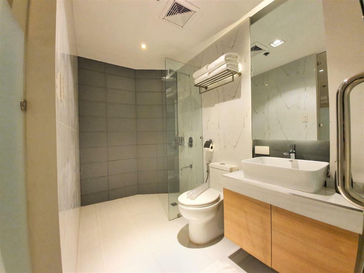 The Upperroom @ Real Suites Bacolod Zewnętrze zdjęcie