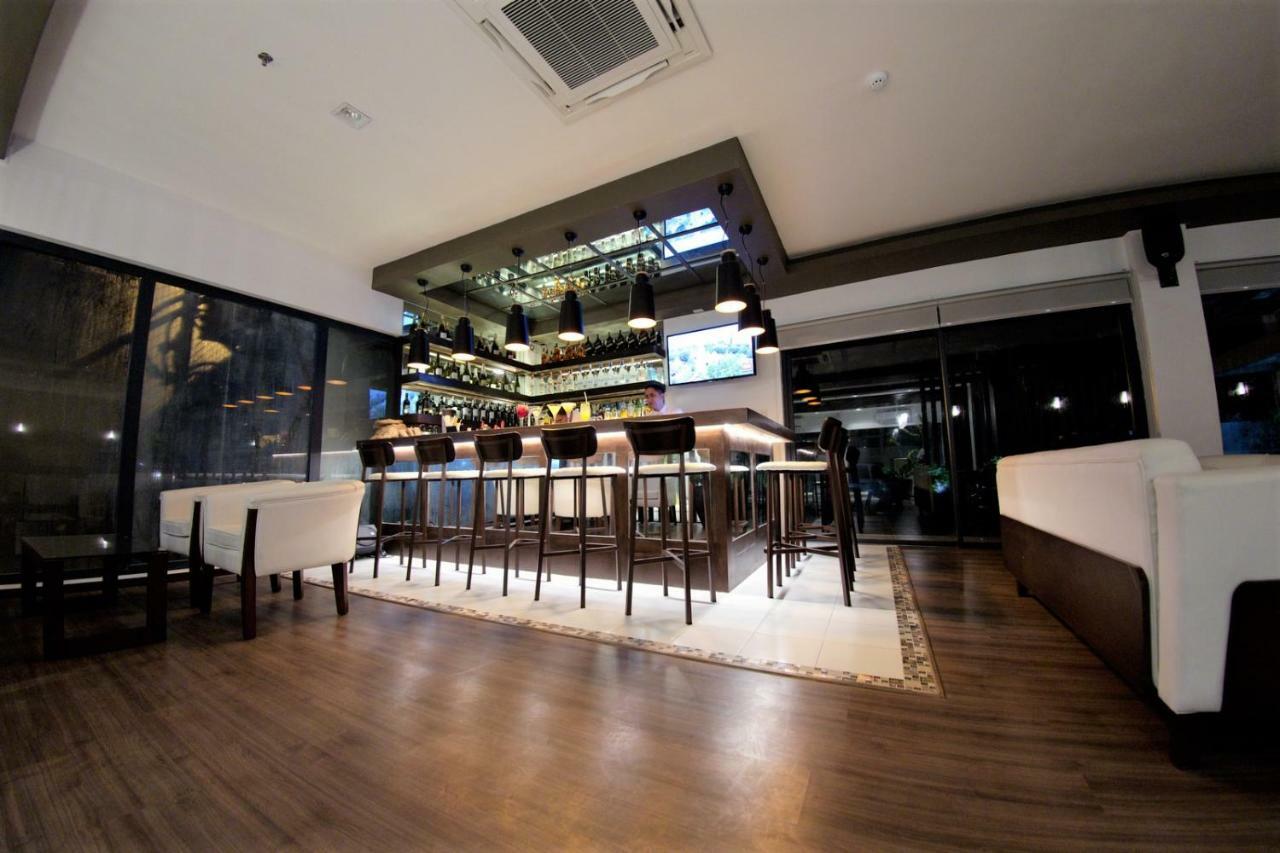 The Upperroom @ Real Suites Bacolod Zewnętrze zdjęcie